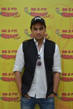 Shiv Pandit at Radio Mirchi for 7 hours to go on 22nd June 2016